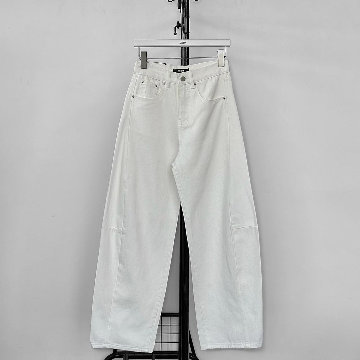 ATIPA - Dagger Barrel Jeans