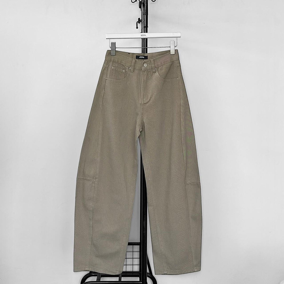 ATIPA - Dagger Barrel Jeans