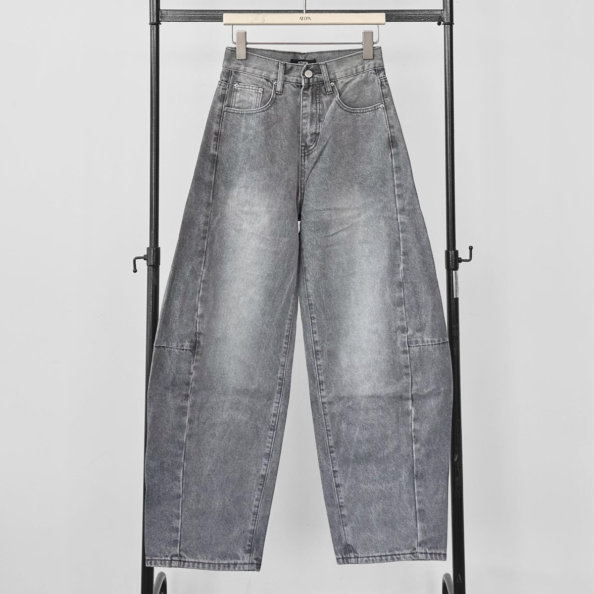 ATIPA - Dagger Barrel Jeans